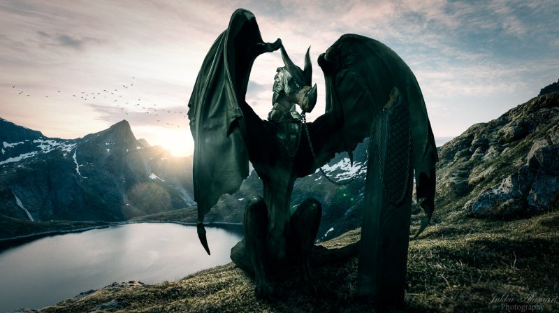 wooden dragon statue photography Puustikki